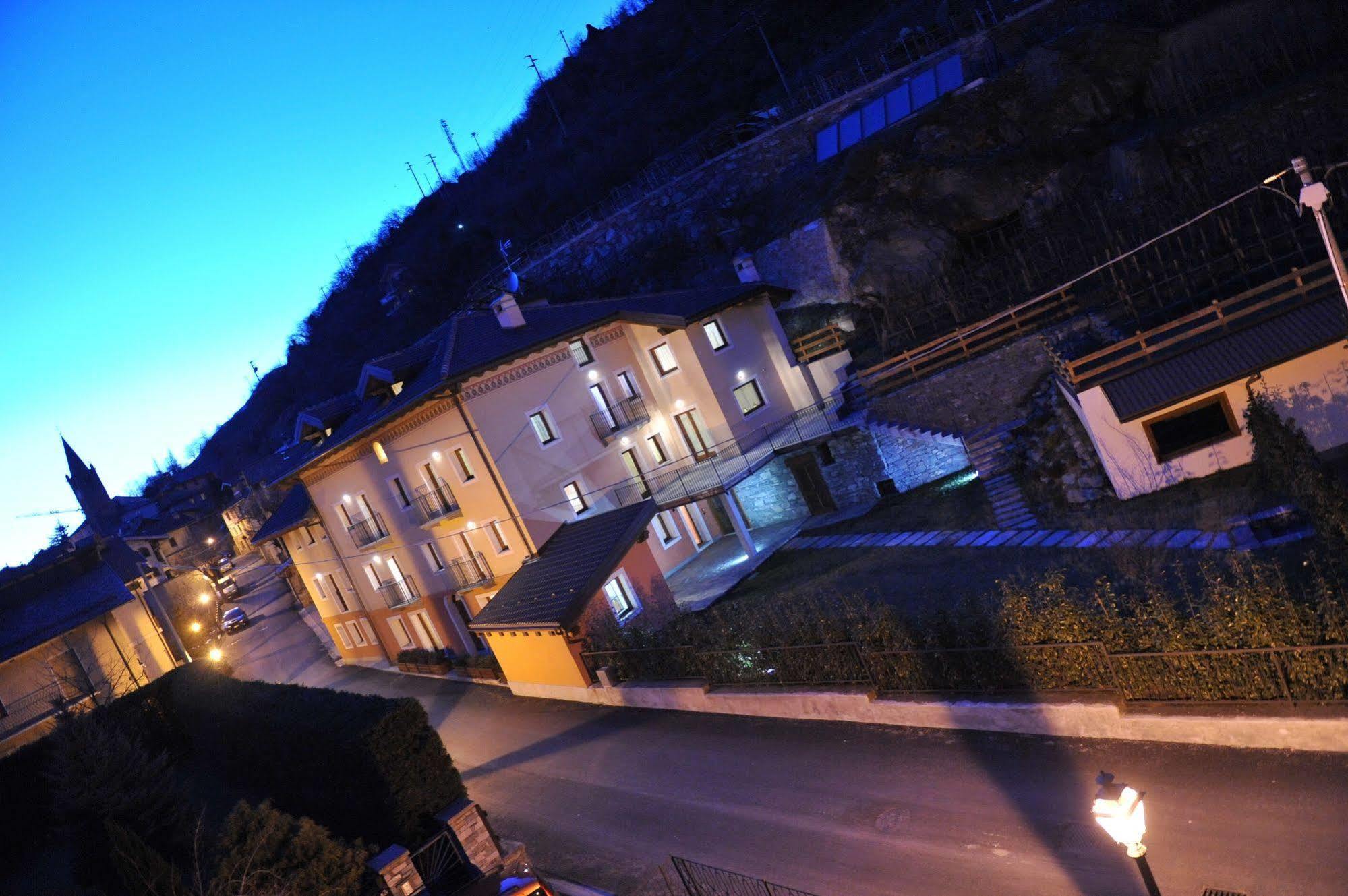 Au Berceau Du Bien-Etre Villa Chambave Eksteriør bilde